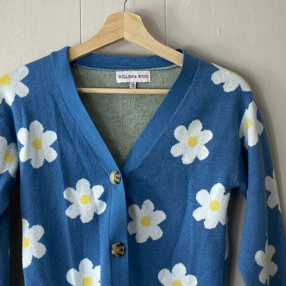 Willow and Wind Blue Daisy Buttoned Cardigan Size Small - Picture 3 of 6